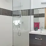 Dom wakacyjny In With Sauna