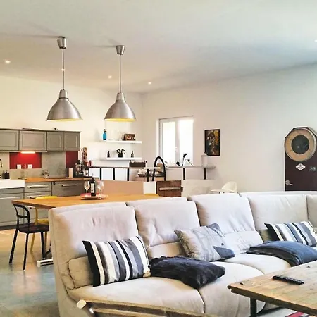 2 Bedroom Amazing In Hébergement de vacances Narbonne