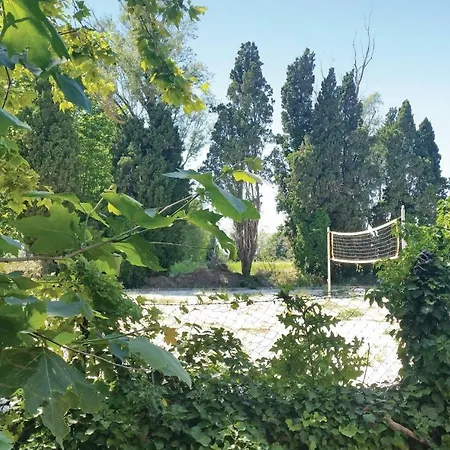 2 Bedroom Amazing In Hébergement de vacances *